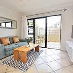 Ground Floor Apartment - Walk To The Beach!