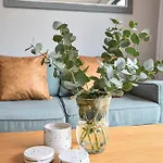 Ground Floor Apartment - Walk To The Beach!