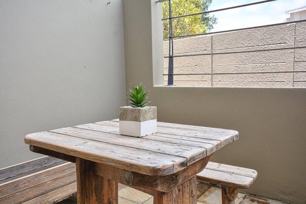 Ground Floor - Walk To The Beach! *