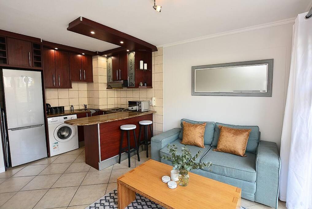 Ground Floor - Walk To The Beach! Kapstadt