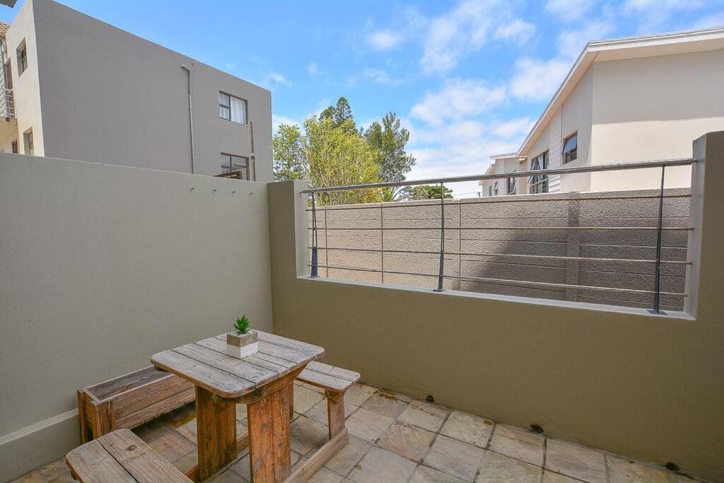 Apartment Ground Floor - Walk To The Beach! Kapstadt