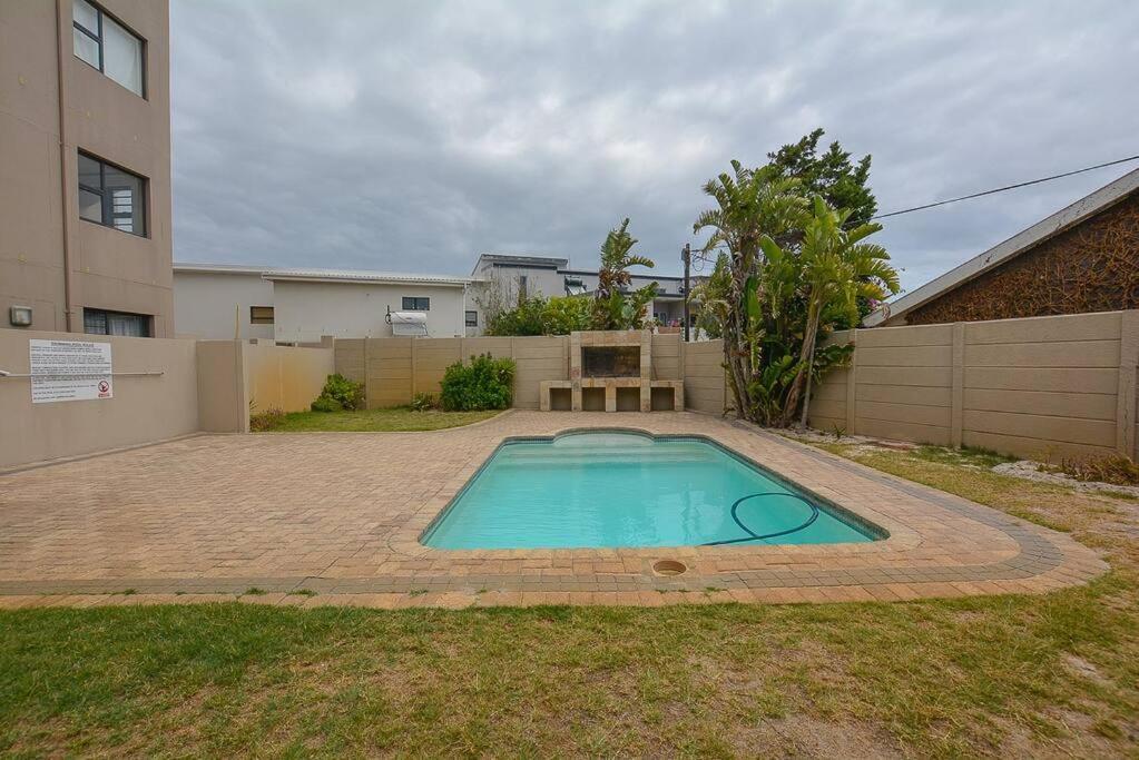 Ground Floor - Walk To The Beach! Apartment