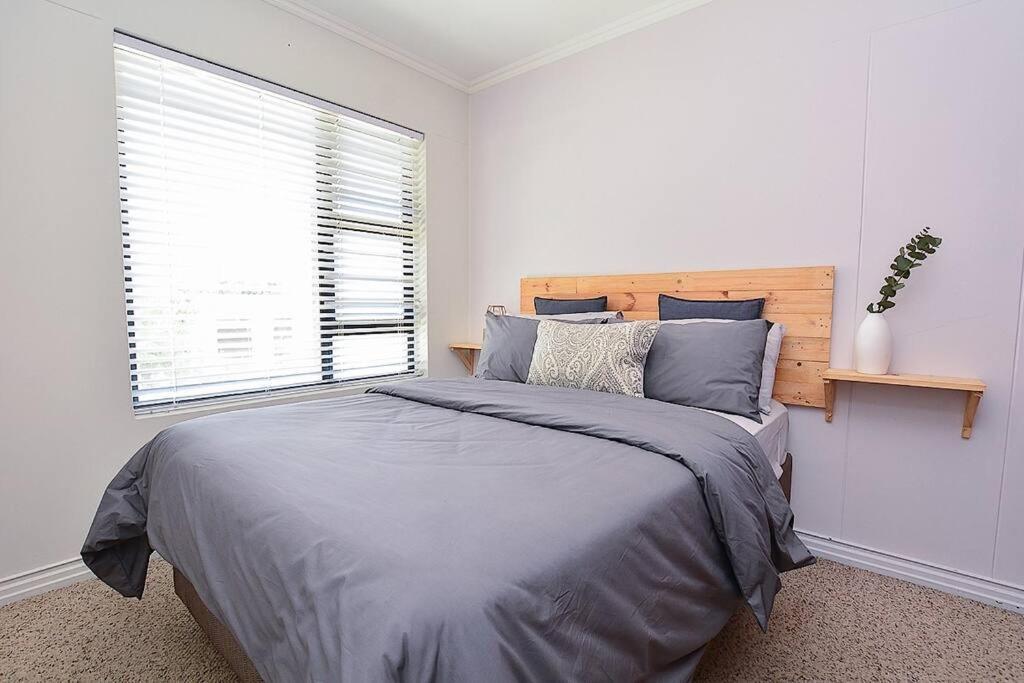 Ground Floor - Walk To The Beach! Apartment *