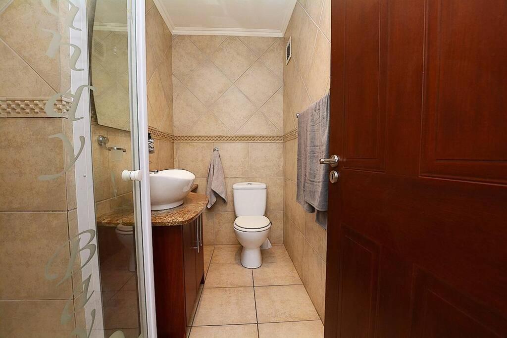 Ground Floor - Walk To The Beach! Kapstadt